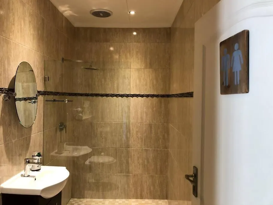 Apartment You'Re Beautiful Private Guest Suite Fernglen